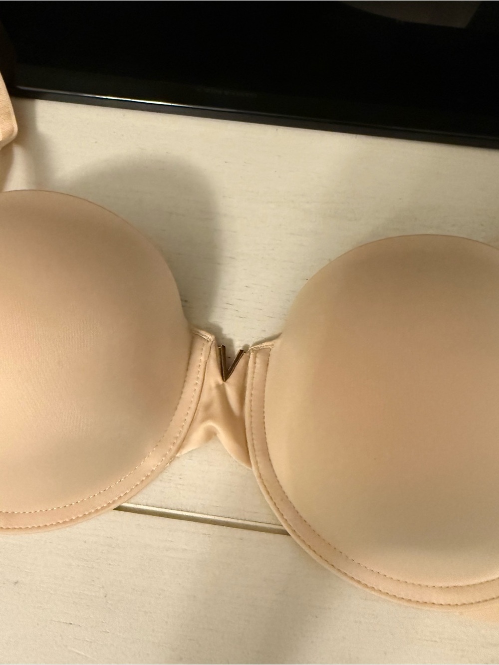 Victoria's Secret Nude Beige multi way strapless bra with removable straps - Picture 2 of 9